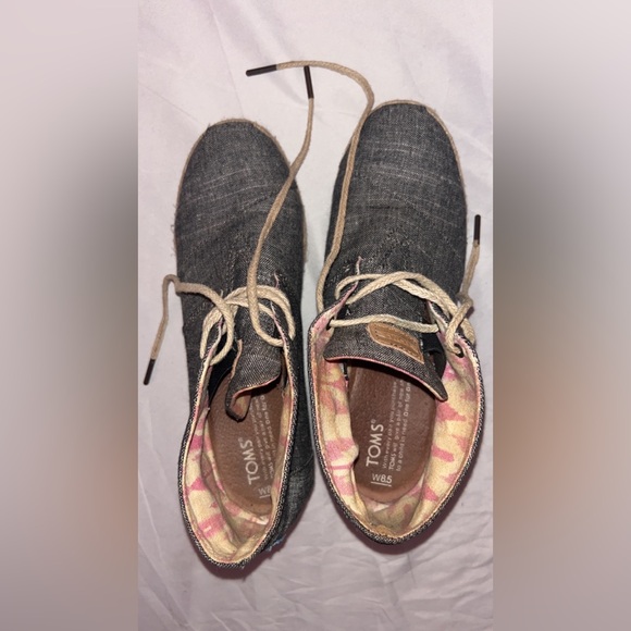 Toms Desert Wedge size 8.5 W Black Gray Chambray Ankle Boots Espadrille Lace Up - Picture 4 of 6